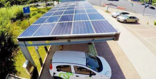 绿色能量站：太阳能光伏充电桩